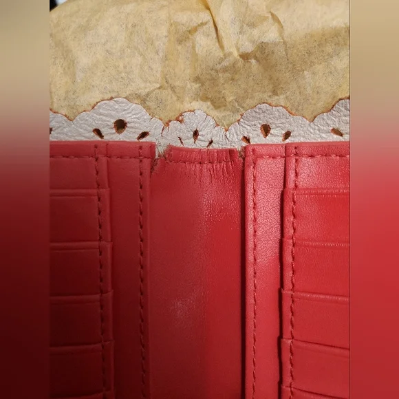Kate Spade Scalloped Wallet In Rasberry (see Photos) - Picture 4 of 5